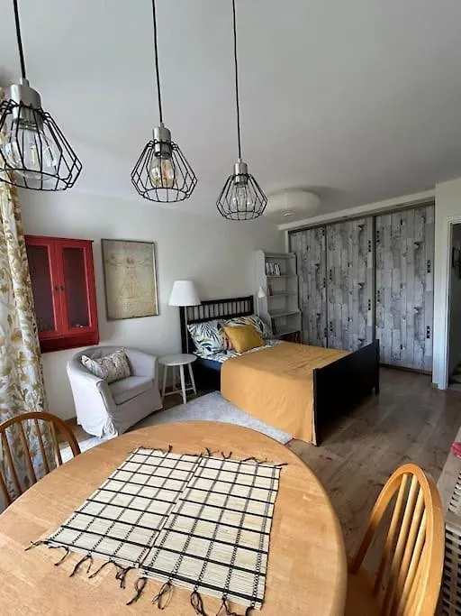 Sunny And Comfortable Double Bedroom Gdansk Apartment